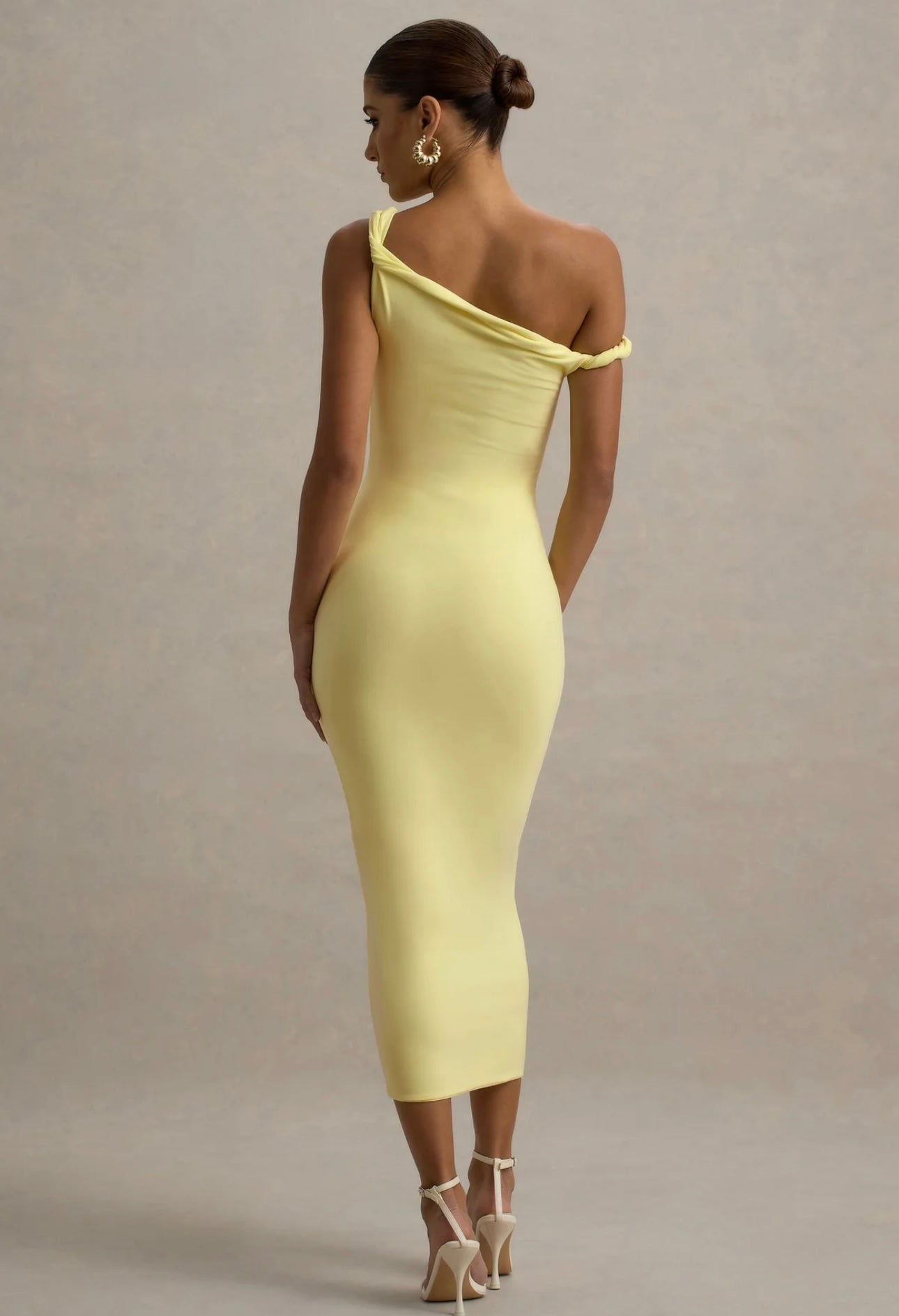 club london yellow dress Dressing Up | Lemon One Shoulder Maxi With Open Back Detail L perfectly complemented by a subtle drop waist that elongates the body Club L London - Salome